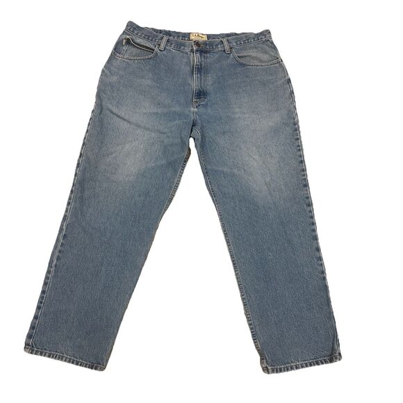 LL Bean Natural Fit Men’s Jeans Size 38×29 Medium Wash Straight Leg Jeans - Picture 1 of 7